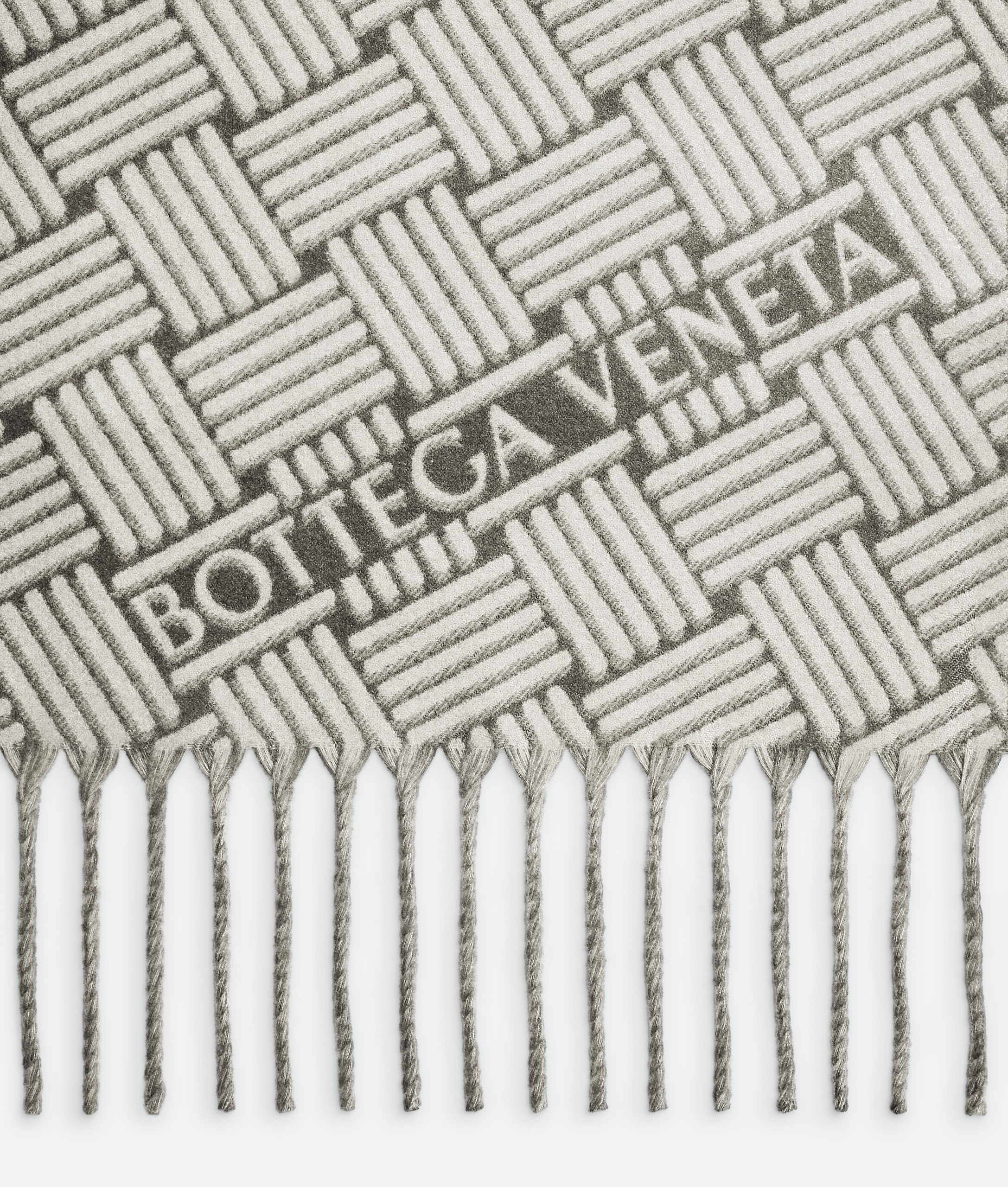 Cashmere Blanket With Intreccio Motif - Image 4