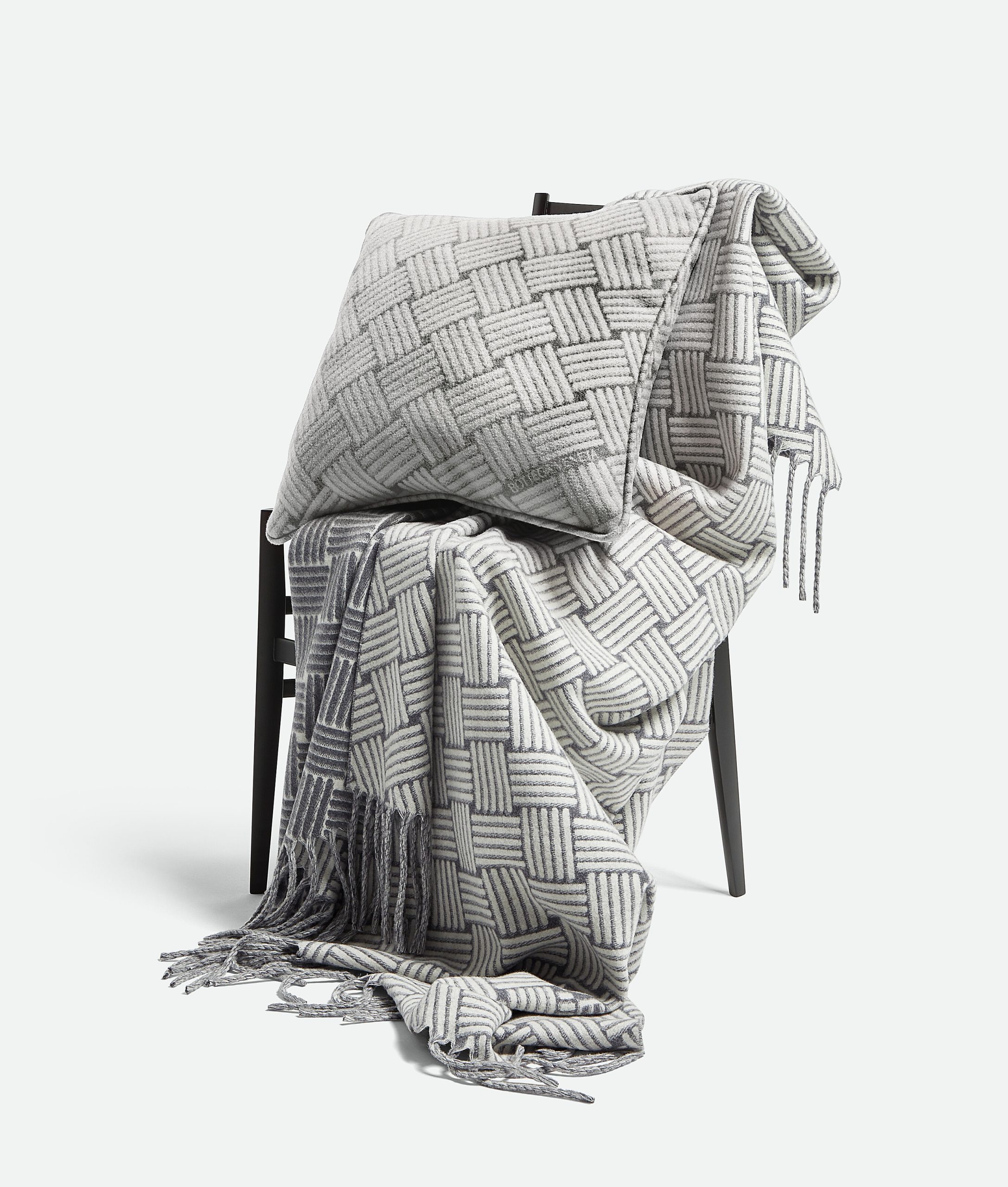 Cashmere Cushion With Intreccio Motif - Image 2